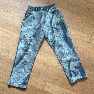Wrangler Men's Relaxed Fit Camouflage Jeans